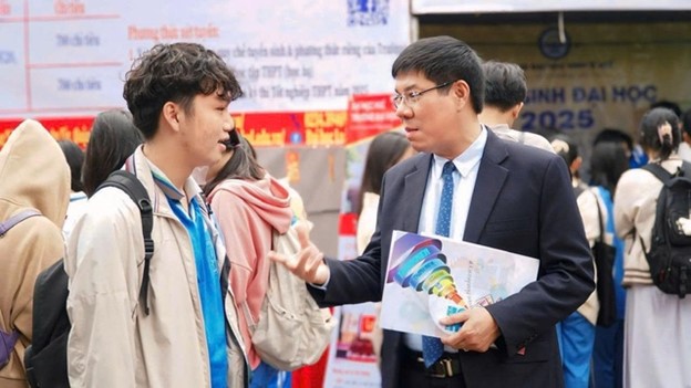 Thi tốt nghiệp THPT 2026: Đề thi và 3 điểm mới đáng chú ý - Ảnh 1.