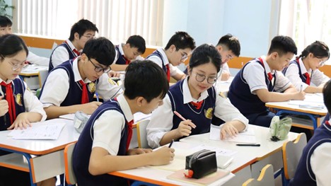 V&igrave; sao tiếng Anh tiếp tục l&agrave; m&ocirc;n thi thứ ba v&agrave;o lớp 10? - Ảnh 1.