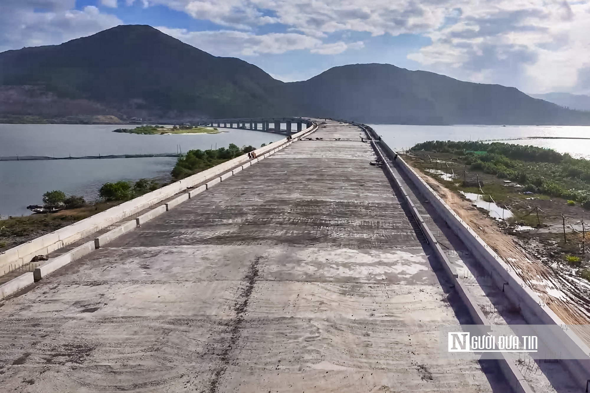 Cận cảnh cầu vượt biển 500 tỷ nối trung t&acirc;m Gia Lai với c&aacute;c b&aacute;n đảo biệt lập ph&iacute;a Đ&ocirc;ng  - Ảnh 7.