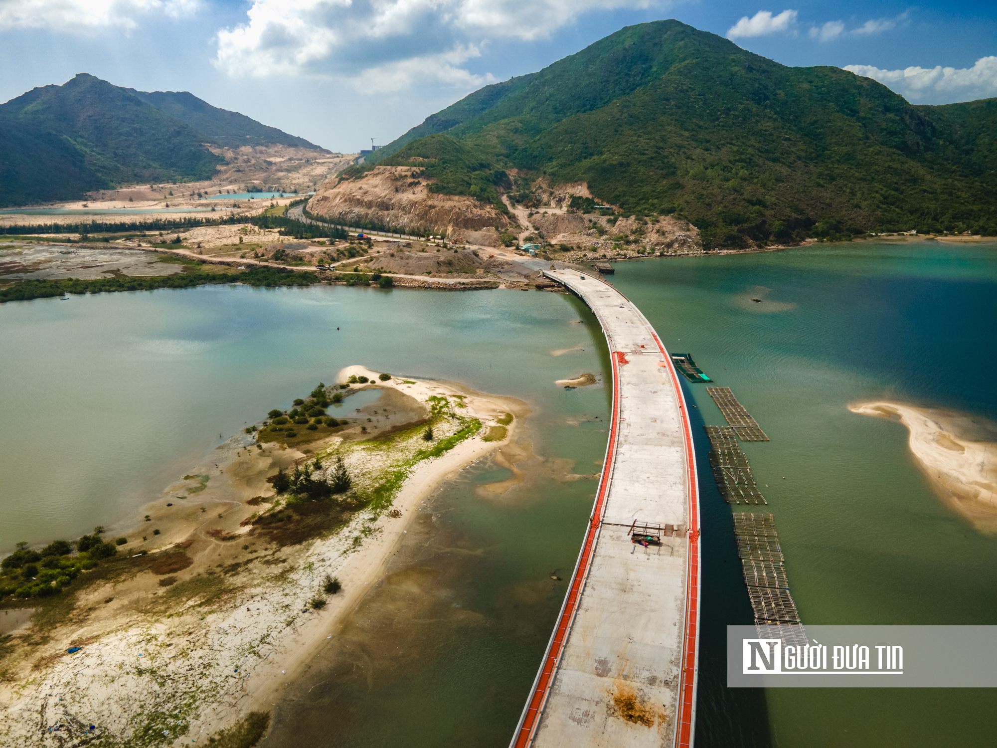 Cận cảnh cầu vượt biển 500 tỷ nối trung t&acirc;m Gia Lai với c&aacute;c b&aacute;n đảo biệt lập ph&iacute;a Đ&ocirc;ng  - Ảnh 12.