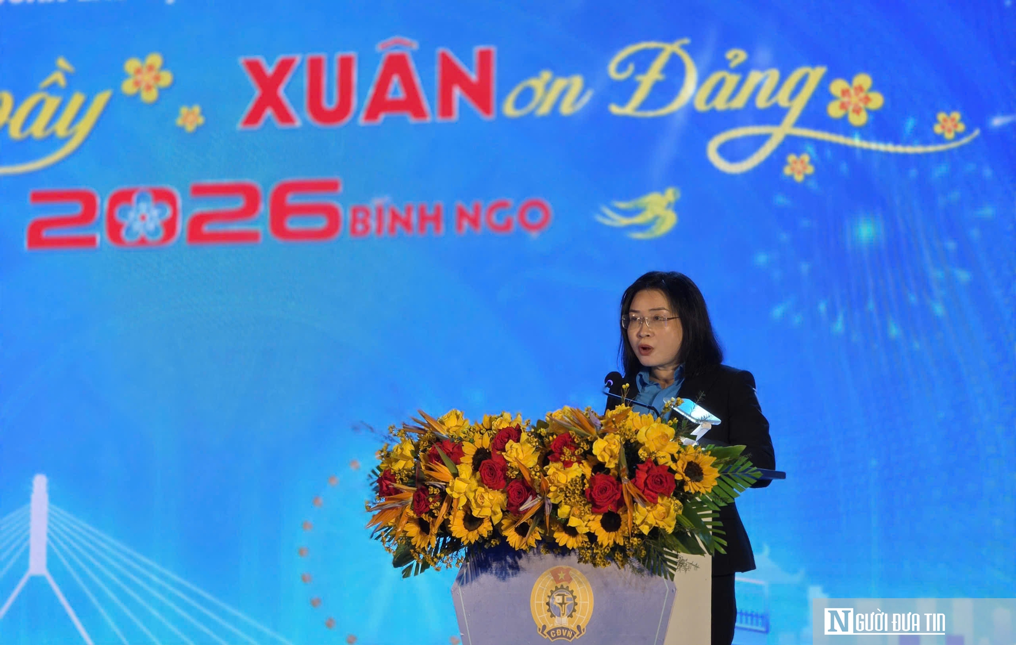 Phi&ecirc;n chợ cuối năm v&agrave; c&aacute;i Tết nhẹ g&aacute;nh của c&ocirc;ng nh&acirc;n Đ&agrave; Nẵng - Ảnh 5.