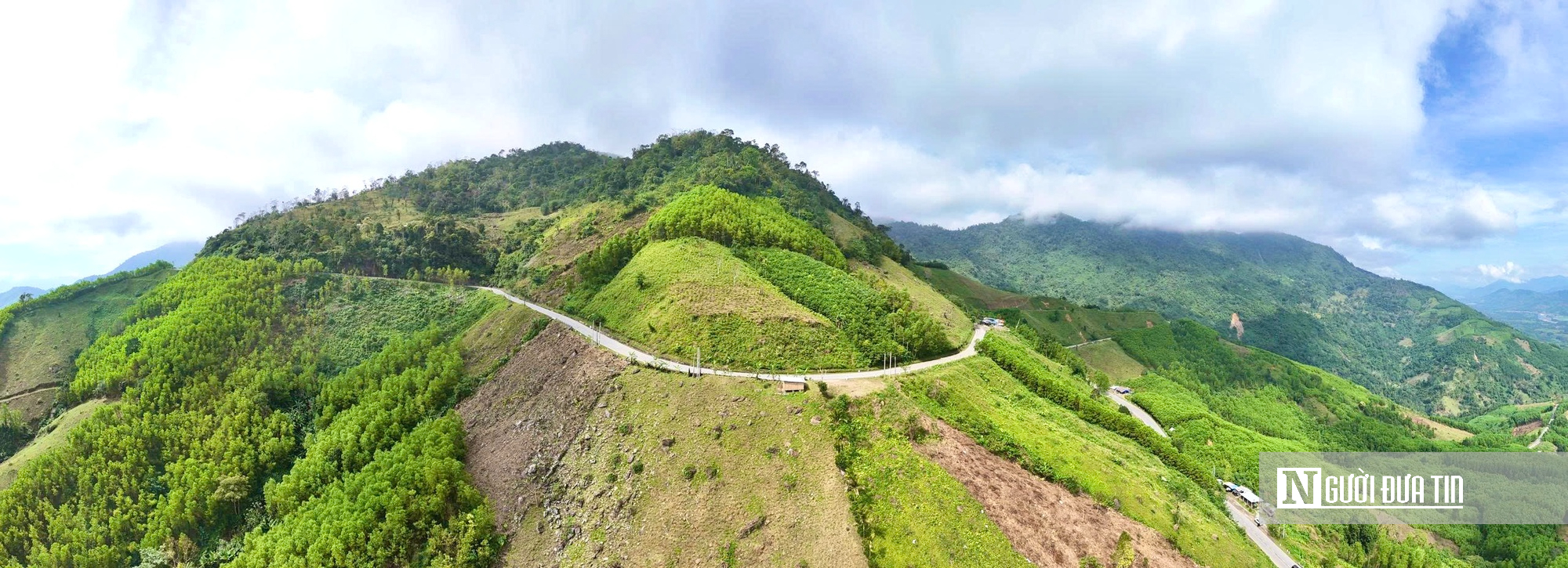 Cận cảnh "nút thắt" đèo Vi Ô Lắk được đề xuất nâng cấp trên Quốc lộ 24 kết nối Đông - Tây Quảng Ngãi- Ảnh 1.