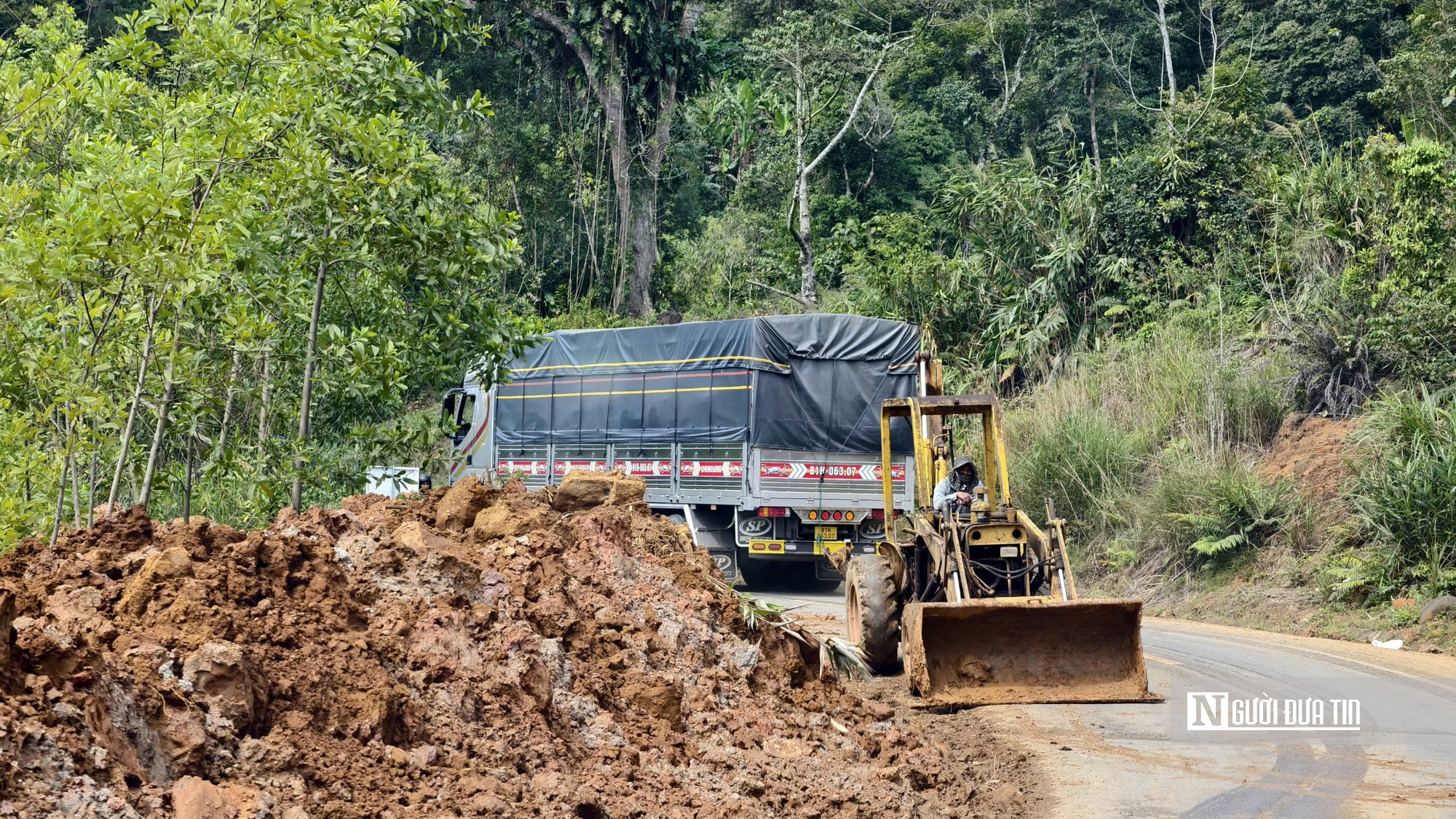 Cận cảnh "nút thắt" đèo Vi Ô Lắk được đề xuất nâng cấp trên Quốc lộ 24 kết nối Đông - Tây Quảng Ngãi- Ảnh 7.