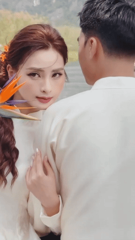 Khung cảnh ảnh cưới cực thơ của MC Huyền Trang Mù Tạt và tuyển thủ Việt Nam - Ảnh 1.