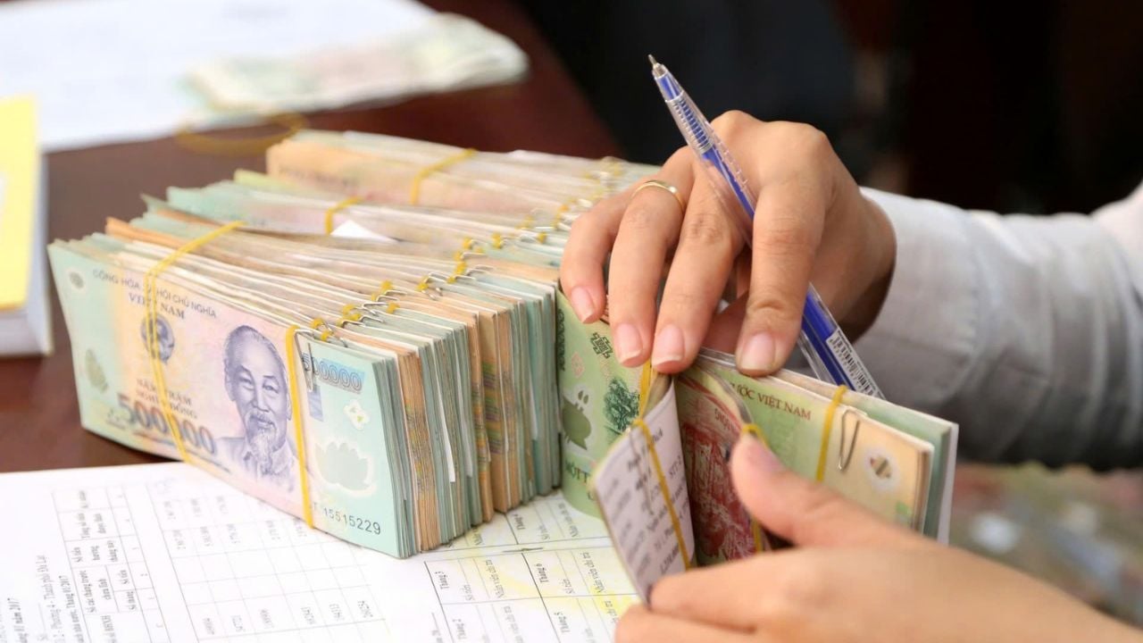 Đi làm 9 ngày Tết, người lao động có thể được hưởng 490% lương- Ảnh 1.