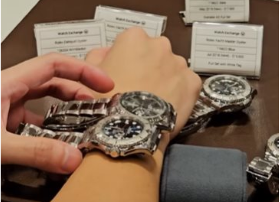 Thưởng Tết kiểu “đỉnh của chóp”: Doanh nghiệp chi xe sang, Rolex và cổ phiếu giữ chân nhân tài - Ảnh 1.
