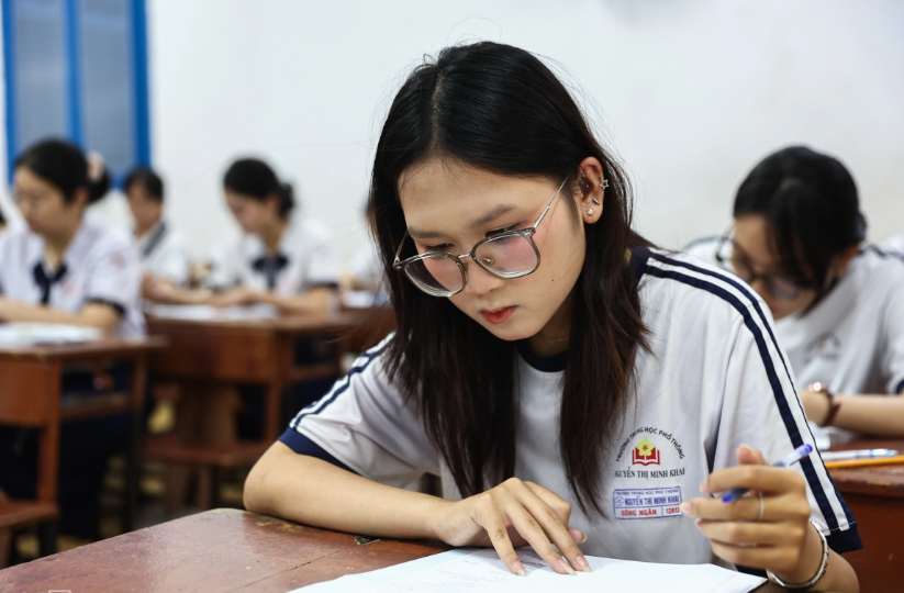 Quy định mới về miễn thi Ngoại ngữ trong kỳ thi tốt nghiệp THPT 2026, thí sinh cần lưu ý - Ảnh 1.