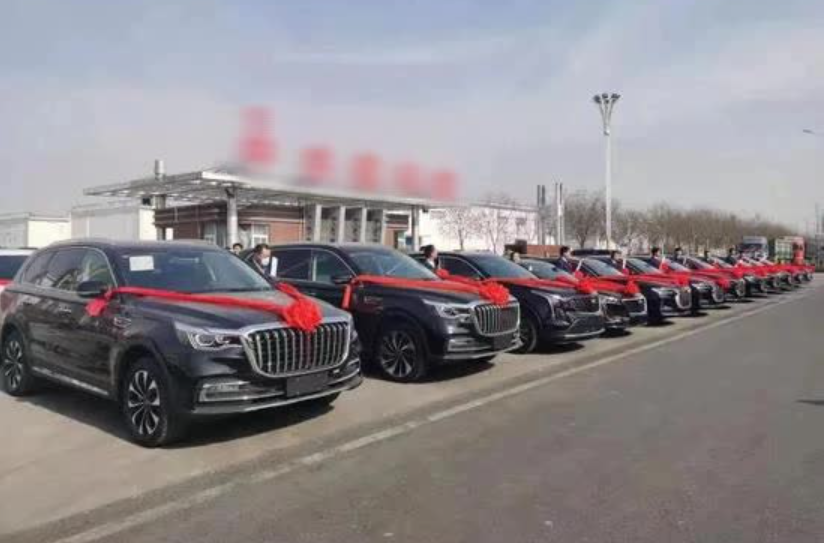 Thưởng Tết kiểu “đỉnh của chóp”: Doanh nghiệp chi xe sang, Rolex và cổ phiếu giữ chân nhân tài - Ảnh 2.