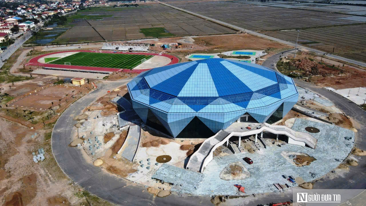 “Ngắm” nhà thi đấu đa năng hình kim cương xanh độc đáo tại Quảng Trị- Ảnh 12.