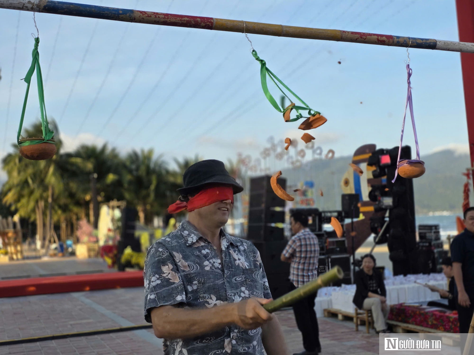 Du khách thích thú trải nghiệm Tết làng chài bên bờ biển Đà Nẵng- Ảnh 23. Du khách thích thú trải nghiệm Tết làng chài bên bờ biển Đà Nẵng- Ảnh 23.