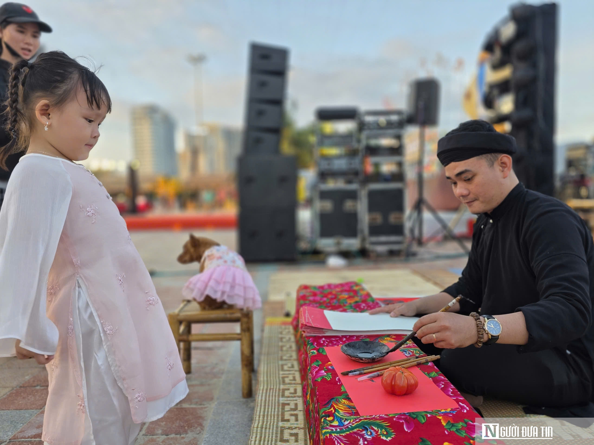 Du khách thích thú trải nghiệm Tết làng chài bên bờ biển Đà Nẵng- Ảnh 25. Du khách thích thú trải nghiệm Tết làng chài bên bờ biển Đà Nẵng- Ảnh 25.