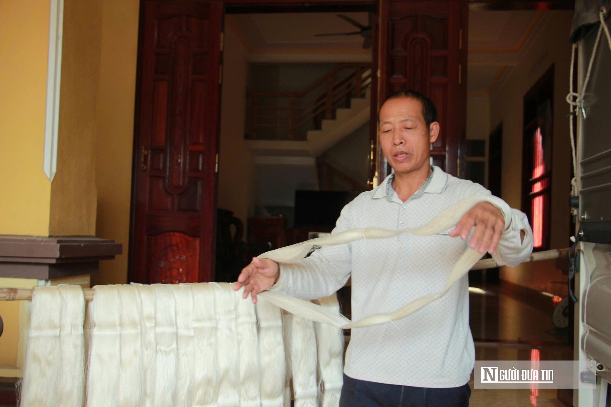 Tắt lửa nghề ở Hồng Đô, chỉ còn một guồng tơ quay níu ký ức vàng son - Ảnh 4.