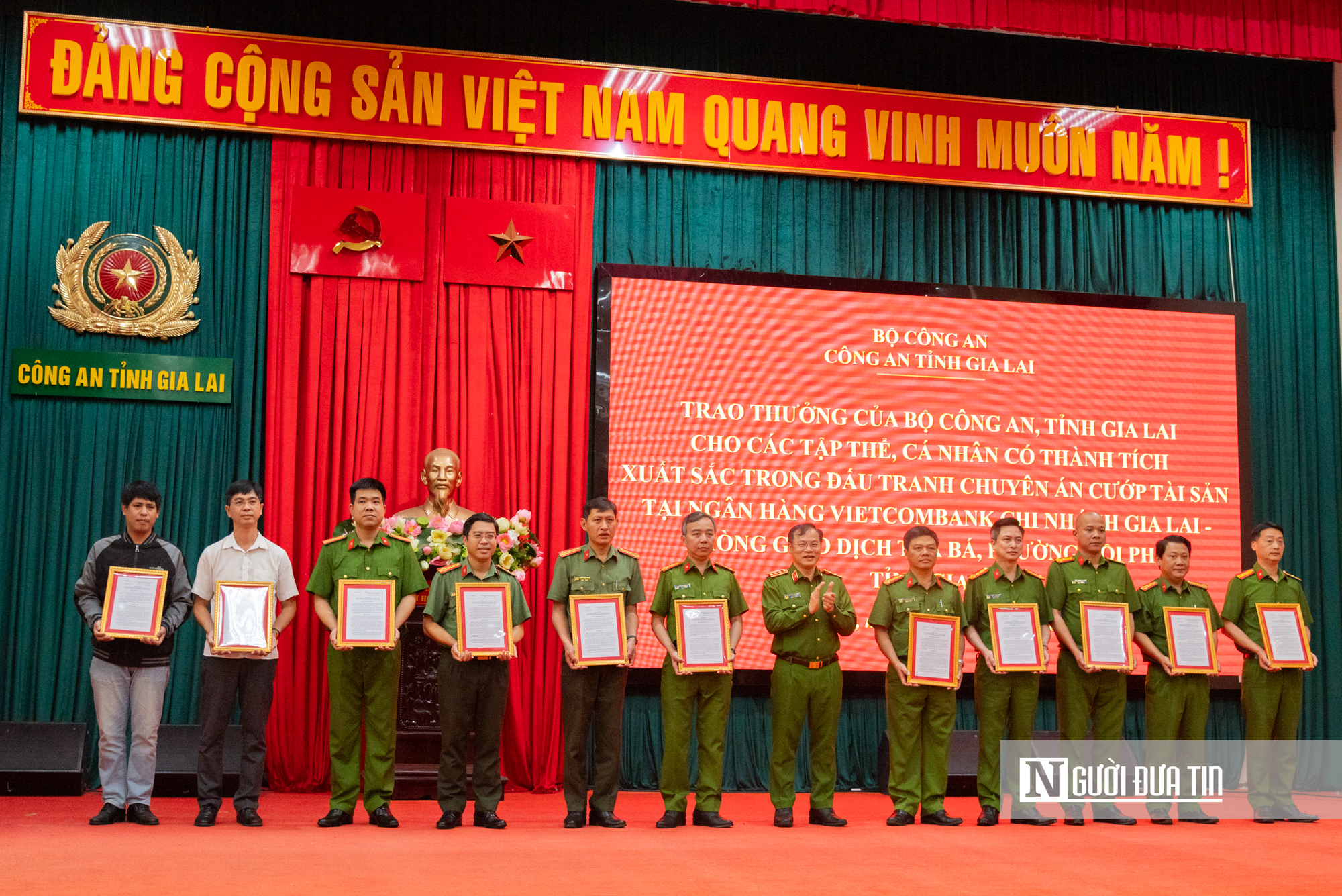 Bộ công an biểu dương các lực lượng lập chiến công truy bắt hai nghi phạm cướp ngân hàng ở Gia Lai- Ảnh 7.