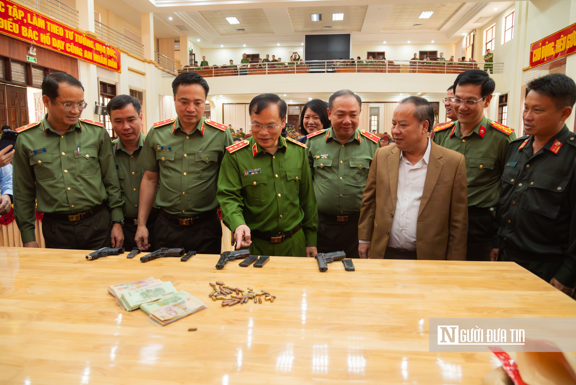 Bộ công an biểu dương các lực lượng lập chiến công truy bắt hai nghi phạm cướp ngân hàng ở Gia Lai- Ảnh 6.