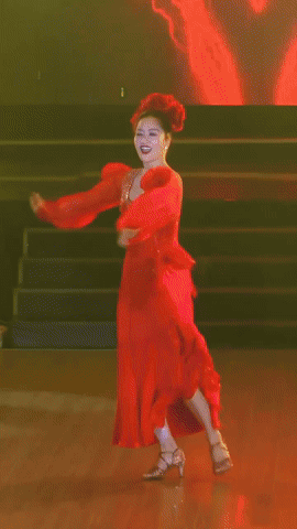 Kiện tướng dancesport Khánh Thi tái xuất sàn nhảy sau nhiều năm vắng bóng - Ảnh 1.