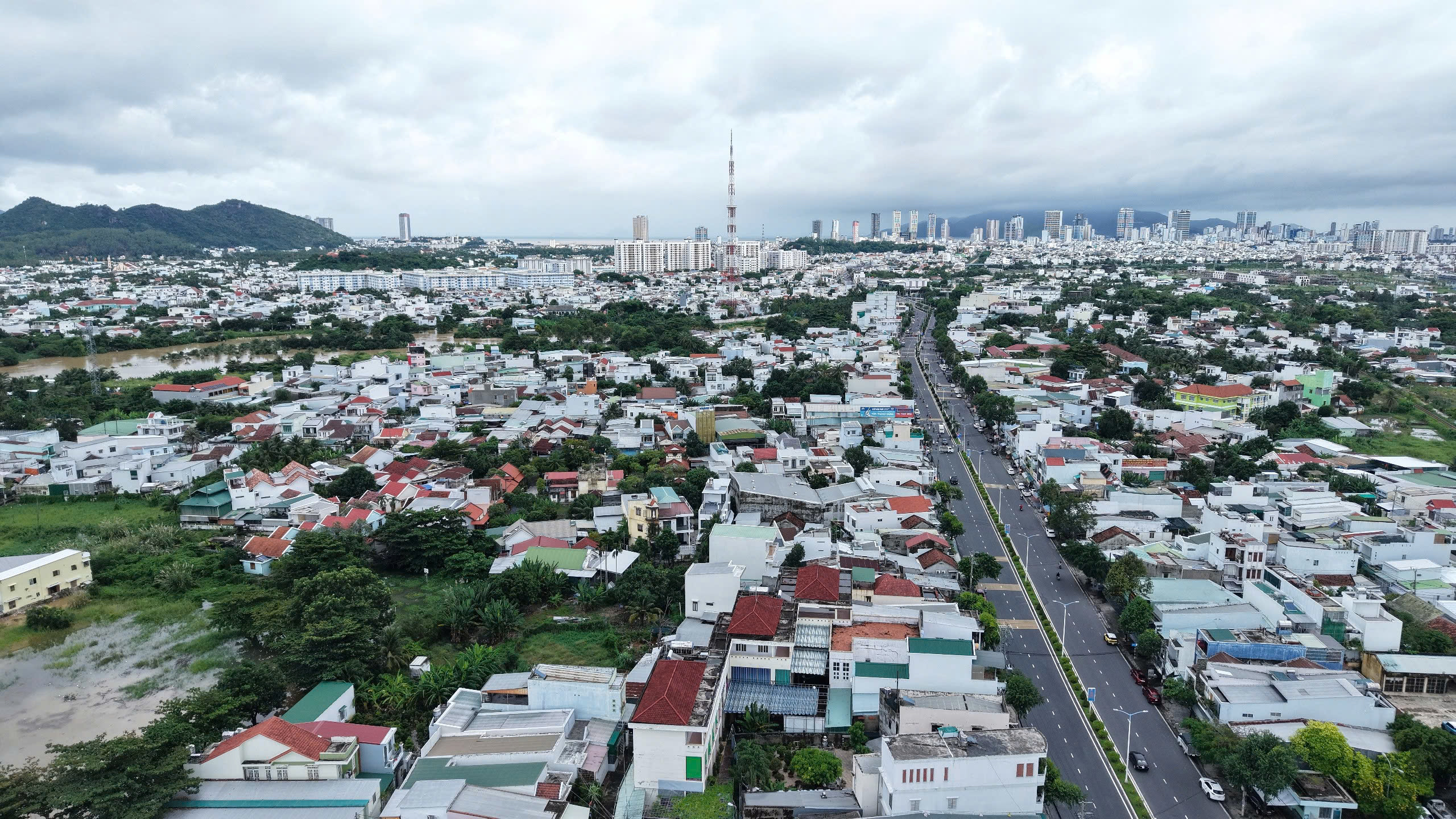 Khánh Hòa đặt mục tiêu đến năm 2030 thu hút 33 triệu lượt du khách/năm, doanh thu khoảng 9 tỷ USD- Ảnh 4. Khánh Hòa đặt mục tiêu đến năm 2030 thu hút 33 triệu lượt du khách/năm, doanh thu khoảng 9 tỷ USD- Ảnh 4.