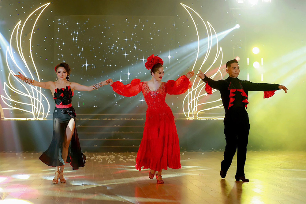 Kiện tướng dancesport Khánh Thi tái xuất sàn nhảy sau nhiều năm vắng bóng - Ảnh 5.