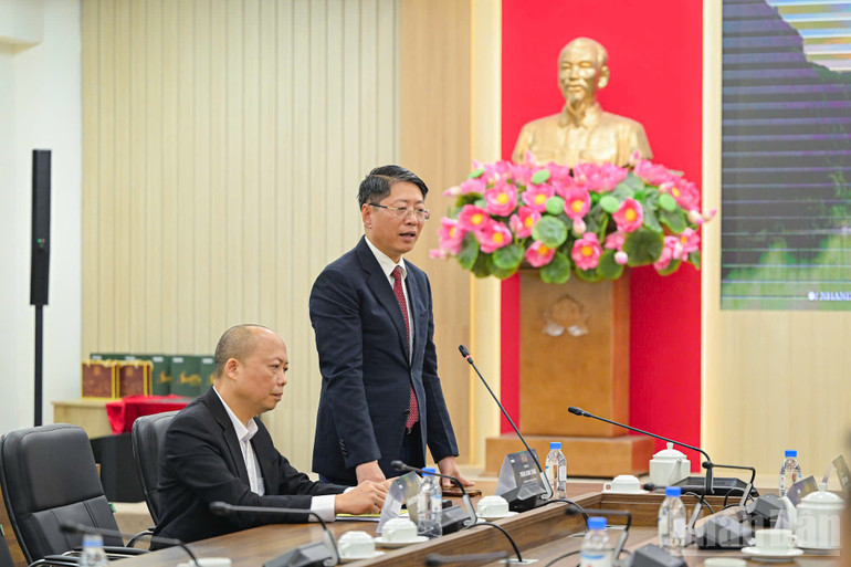 Báo Nhân Dân ra mắt MV “Song From A Secret Garden – Secret Garden in Vietnam” quảng bá du lịch Việt Nam- Ảnh 4.