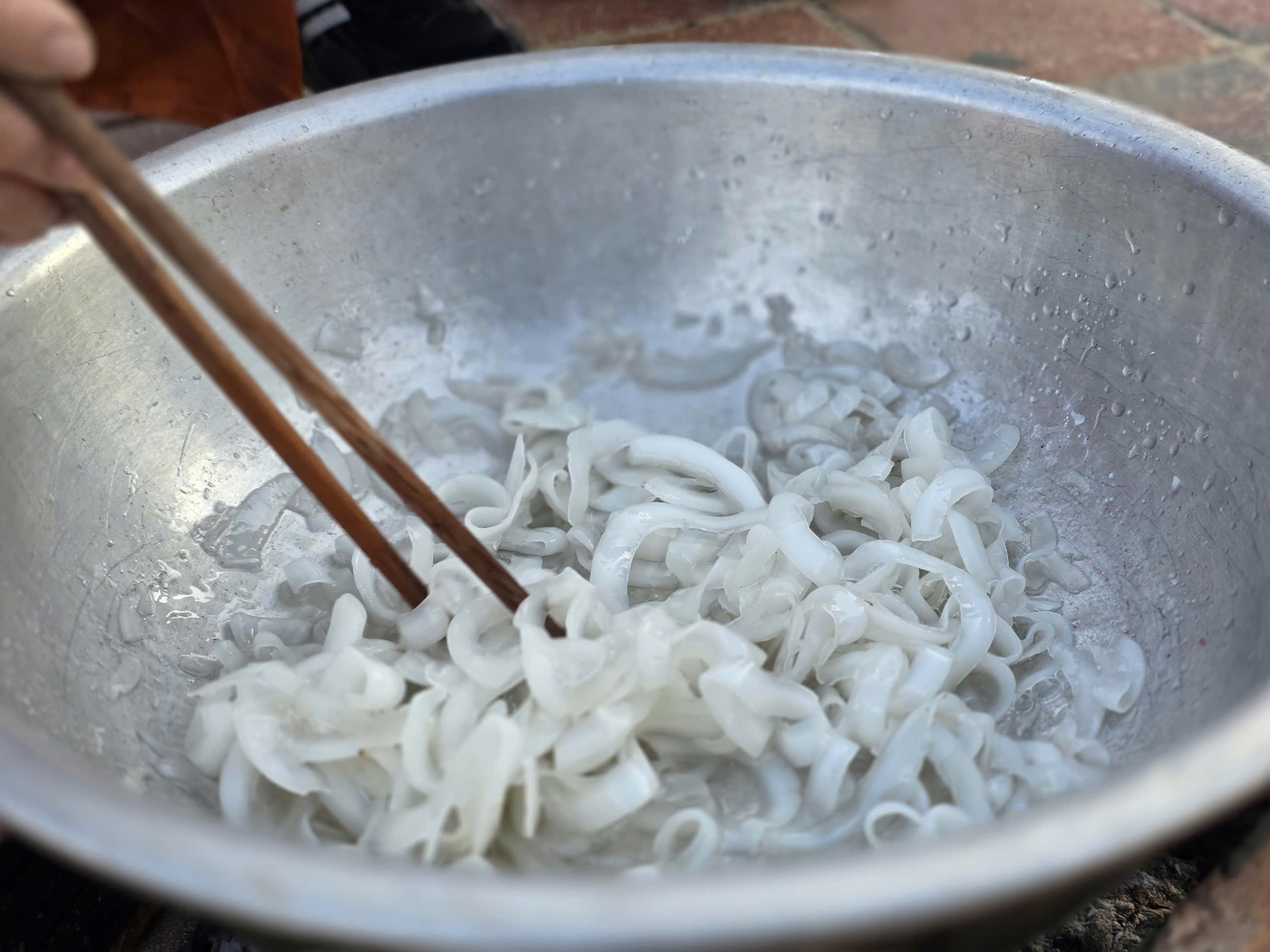 Du khách thích thú trải nghiệm Tết làng chài bên bờ biển Đà Nẵng- Ảnh 17. Du khách thích thú trải nghiệm Tết làng chài bên bờ biển Đà Nẵng- Ảnh 17.