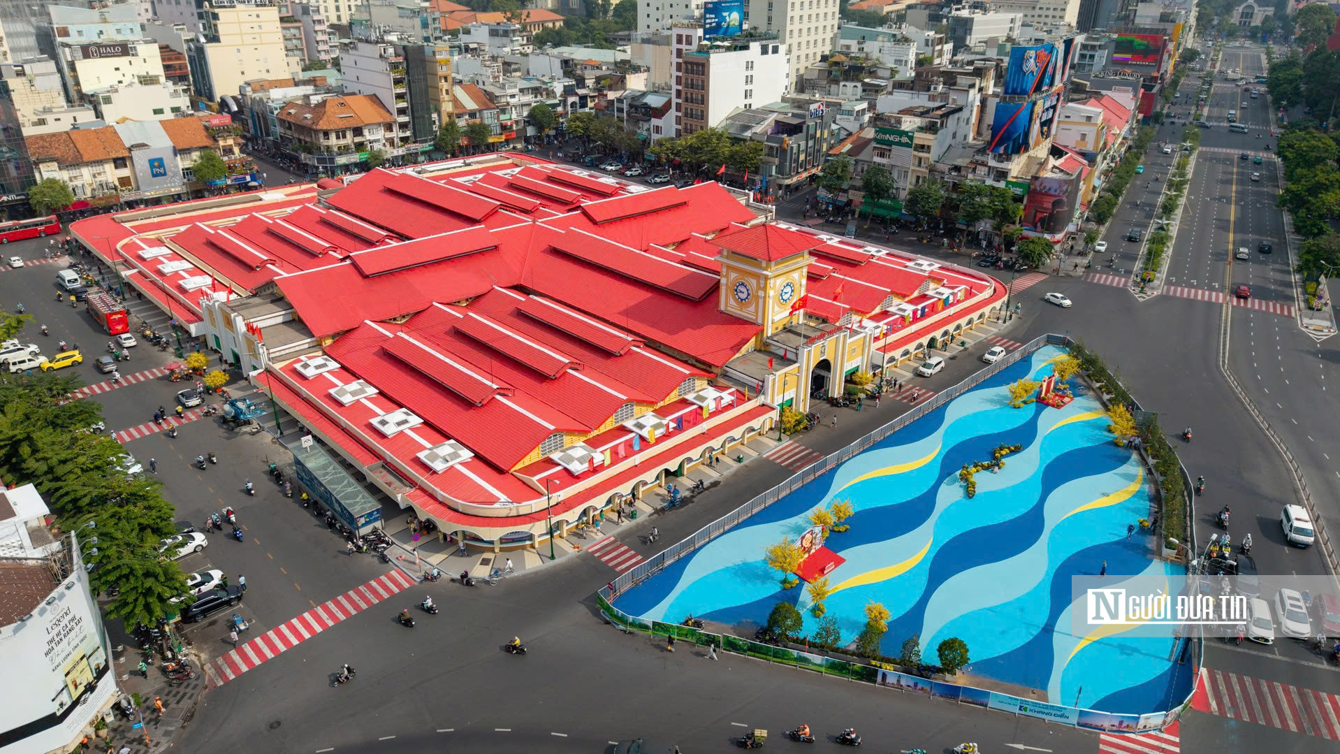 Tp.HCM: &ldquo;Kho&aacute;c &aacute;o mới&rdquo; rộn r&agrave;ng đ&oacute;n Tết - Ảnh 5.