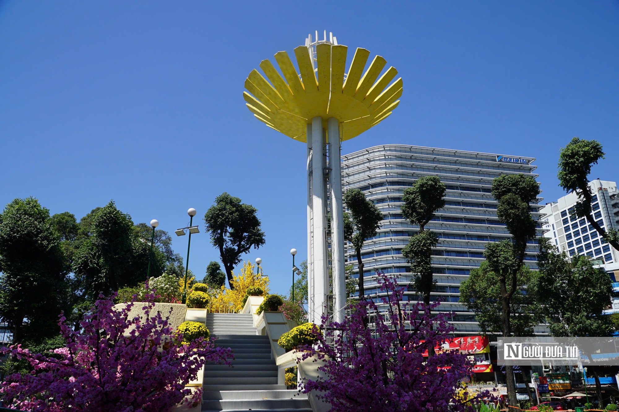 Tp.HCM: &ldquo;Kho&aacute;c &aacute;o mới&rdquo; rộn r&agrave;ng đ&oacute;n Tết - Ảnh 6.