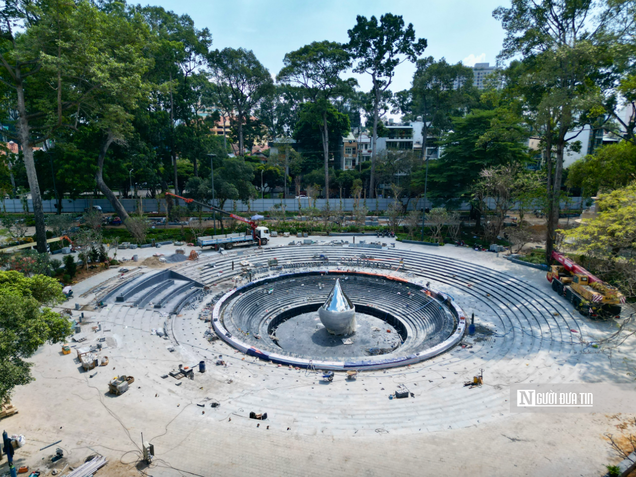 Tp.HCM: &ldquo;Kho&aacute;c &aacute;o mới&rdquo; rộn r&agrave;ng đ&oacute;n Tết - Ảnh 9.