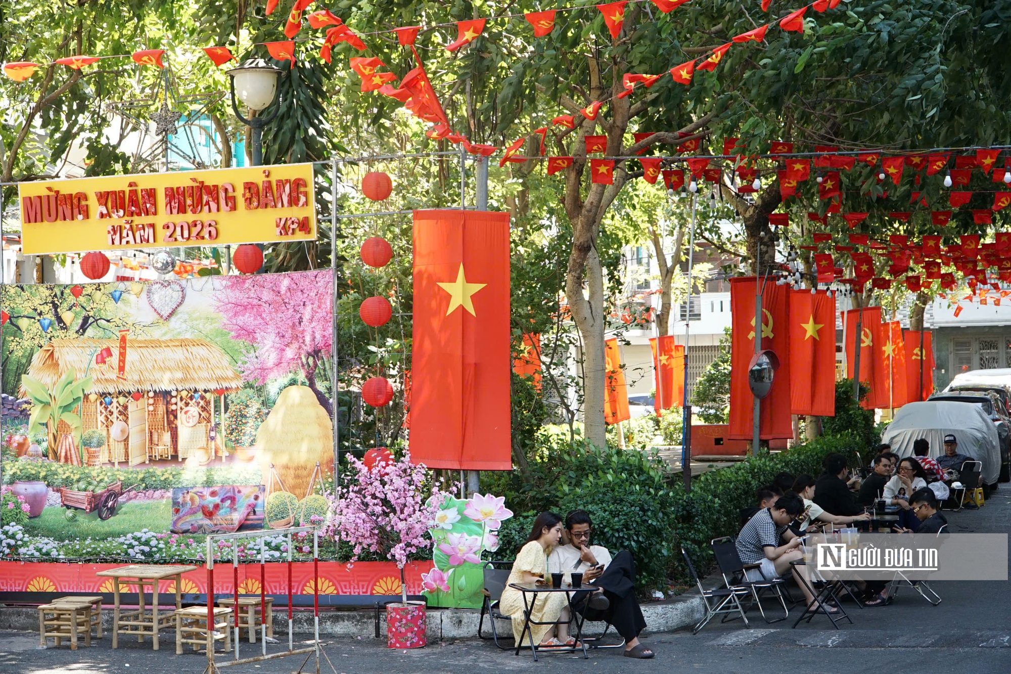 Tp.HCM: &ldquo;Kho&aacute;c &aacute;o mới&rdquo; rộn r&agrave;ng đ&oacute;n Tết - Ảnh 10.