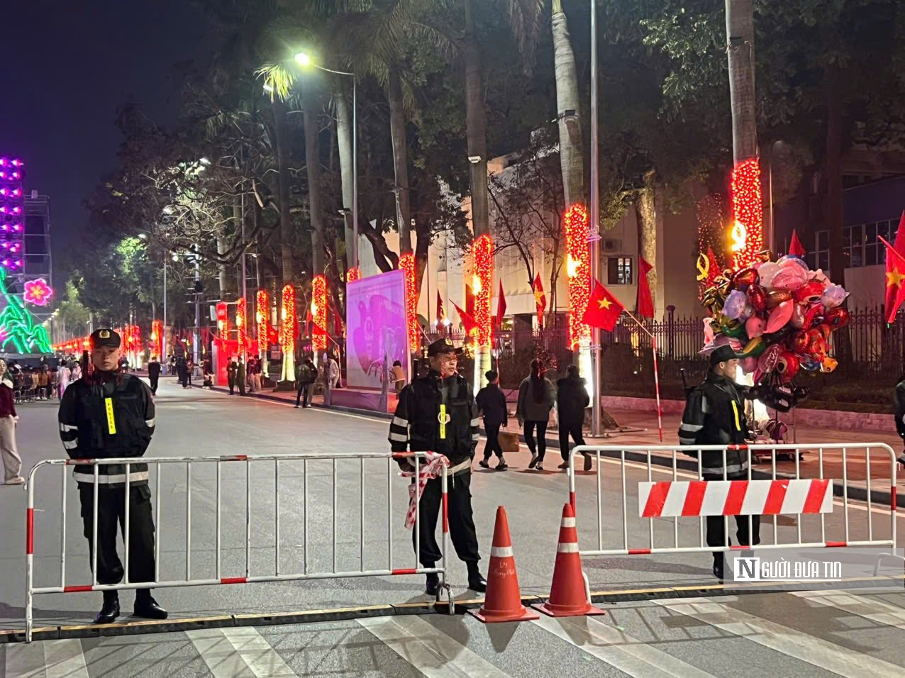 M&atilde;n nh&atilde;n m&agrave;n ph&aacute;o hoa tại lễ hội Hoa đ&agrave;o xứ Lạng - Ảnh 12.