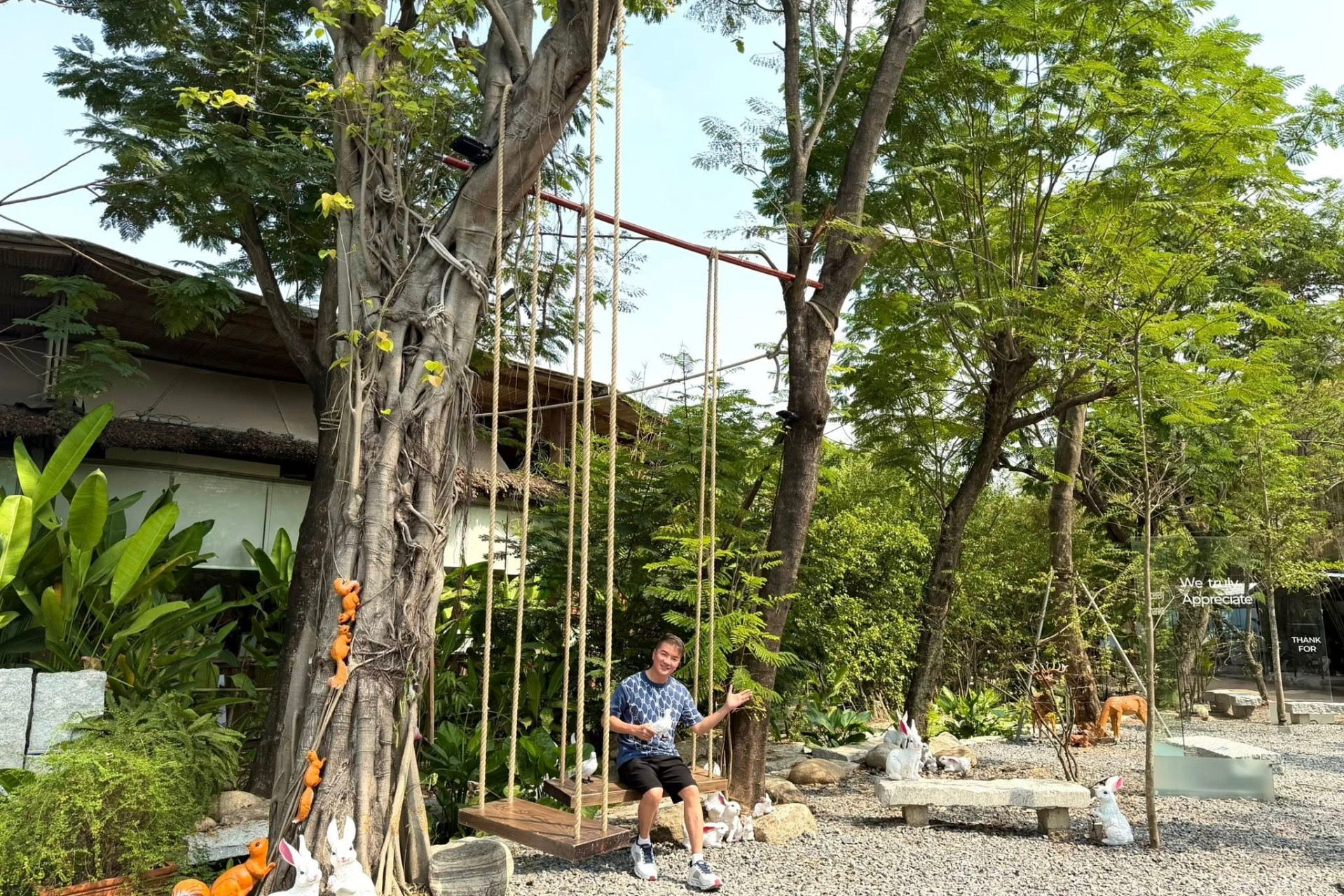 Ca sĩ Đ&agrave;m Vĩnh Hưng t&igrave;m b&igrave;nh y&ecirc;n sau biến cố, mở qu&aacute;n b&aacute;n c&agrave; ph&ecirc; ở tuổi 55 - Ảnh 6.