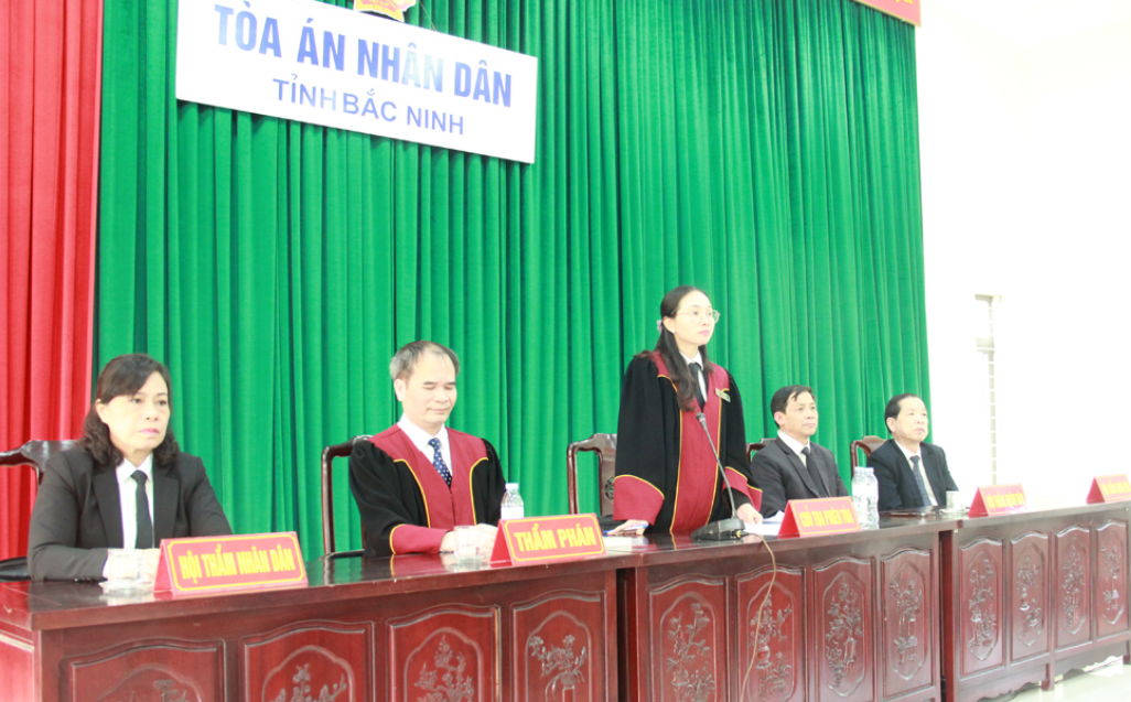 Bốn án tù chung thân dành cho nhóm quản lý đường dây lừa đảo tại Campuchia - Ảnh 3.