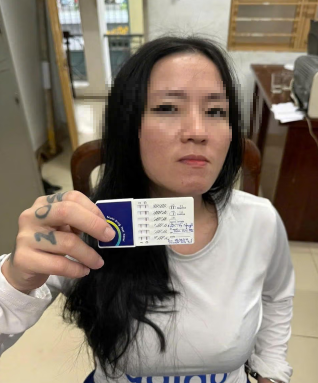 T&agrave;ng trữ ma tu&yacute; ở nơi kh&ocirc;ng ngờ, người phụ nữ bị bắt - Ảnh 1.