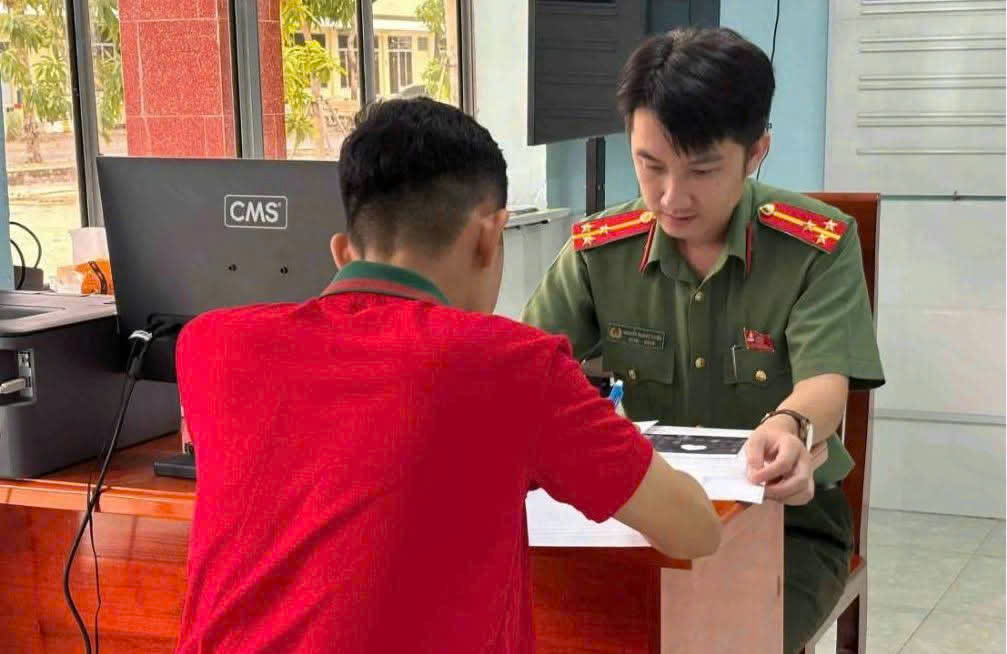 Cận Tết, đổi tiền mới lì xì: Coi chừng “tiền mất, tật mang”- Ảnh 5.