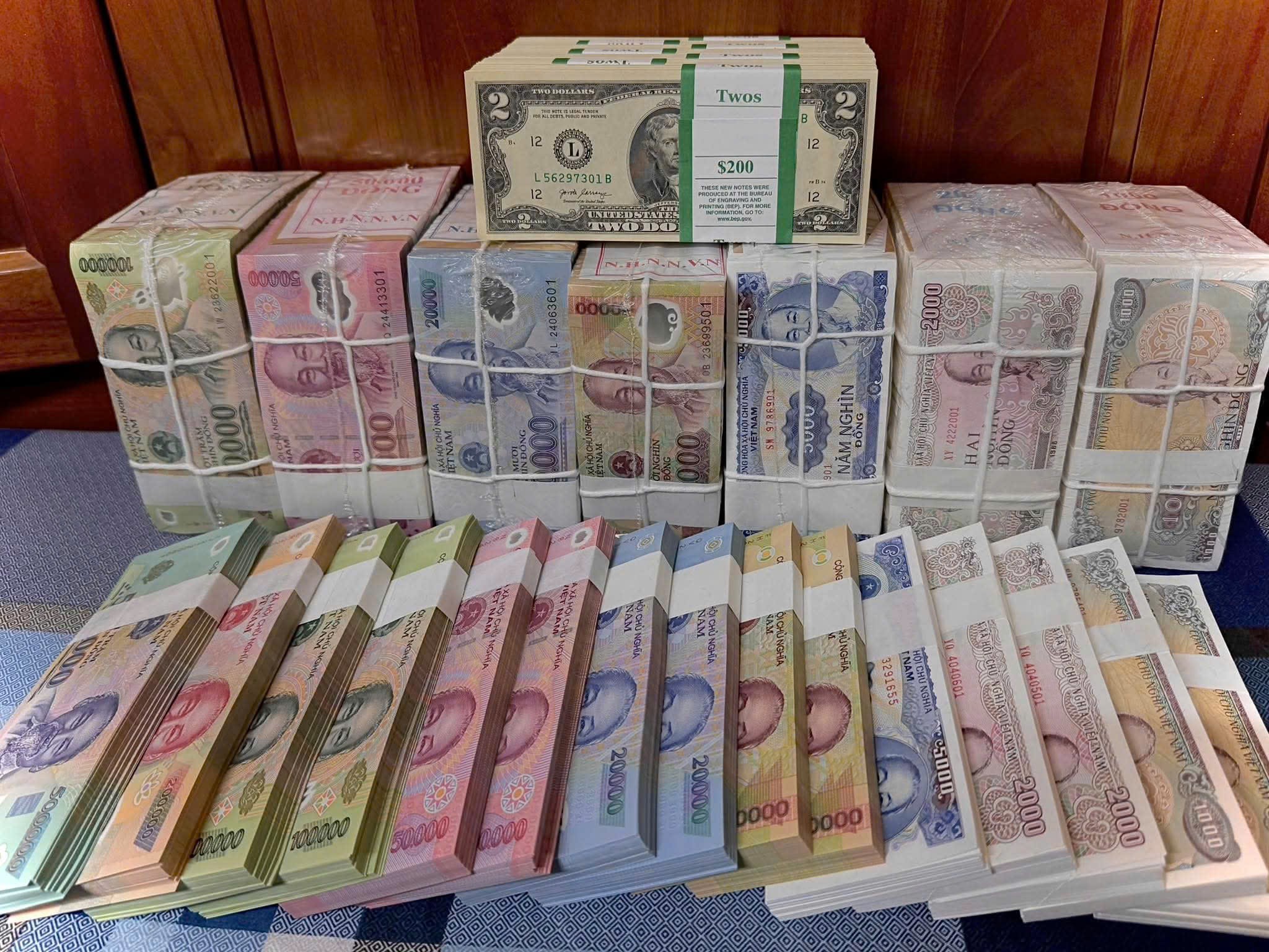 Cận Tết, đổi tiền mới lì xì: Coi chừng “tiền mất, tật mang”- Ảnh 7.