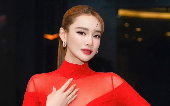 Nhã Phương sinh con thứ 2, Trường Giang vắng mặt vì lịch trình công việc
