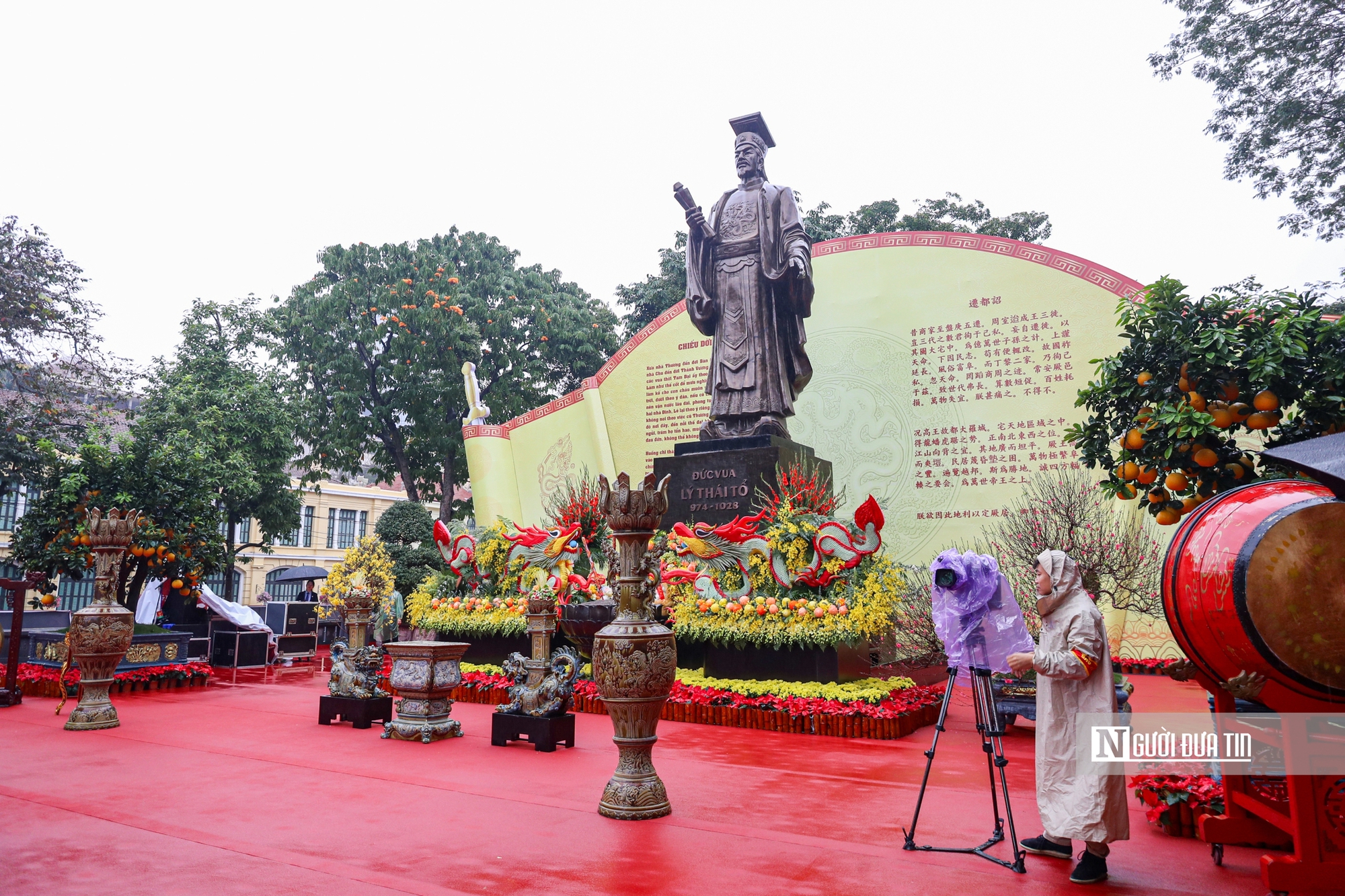 Chủ tịch nước cùng kiều bào tiêu biểu thả cá chép tại hồ Hoàn Kiếm- Ảnh 3.