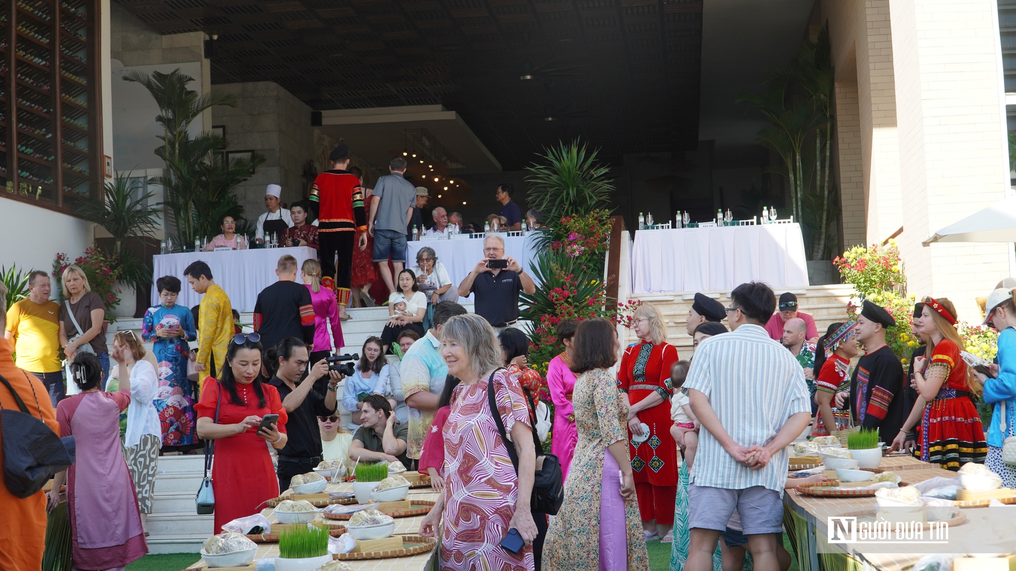 Lễ hội b&aacute;nh chưng &ldquo;n&iacute;u ch&acirc;n&rdquo; kh&aacute;ch T&acirc;y, l&agrave;m gi&agrave;u sản phẩm tại Khu du lịch Quốc gia Mũi N&eacute;- Ảnh 2.