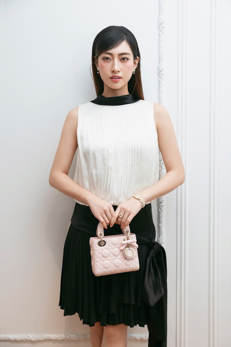 Dàn sao Việt khoe sắc trên thảm đỏ triển lãm Dior - Ảnh 5.