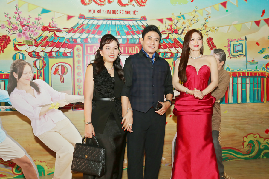 "Ông trùm phản diện" Hoàng Phúc "hâm nóng" tình yêu với vợ trẻ- Ảnh 5.