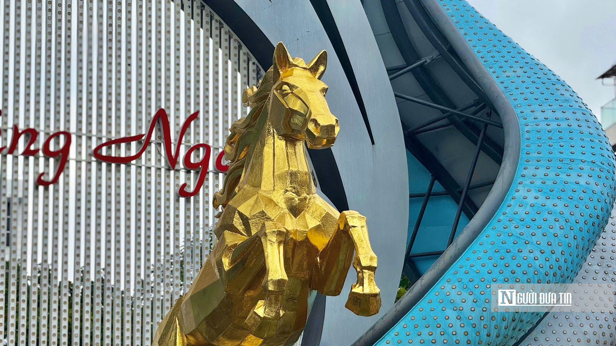 Ngắm linh vật ngựa dát vàng, khát vọng bứt phá của Quảng Ngãi- Ảnh 13.