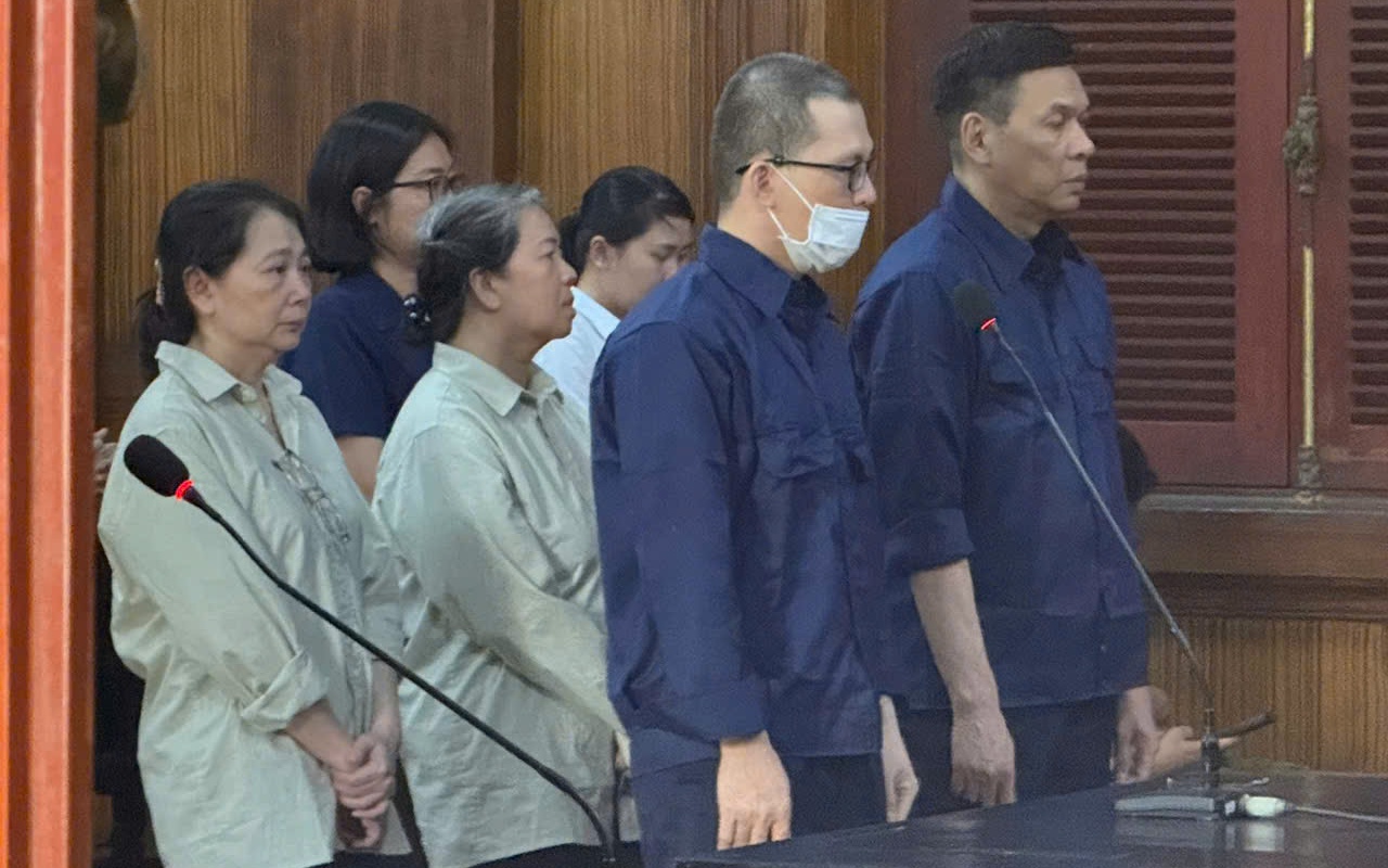 Cựu gi&aacute;m đốc Trung t&acirc;m Ứng dụng tiến bộ KH&CN Tp.HCM l&atilde;nh &aacute;n- Ảnh 2.