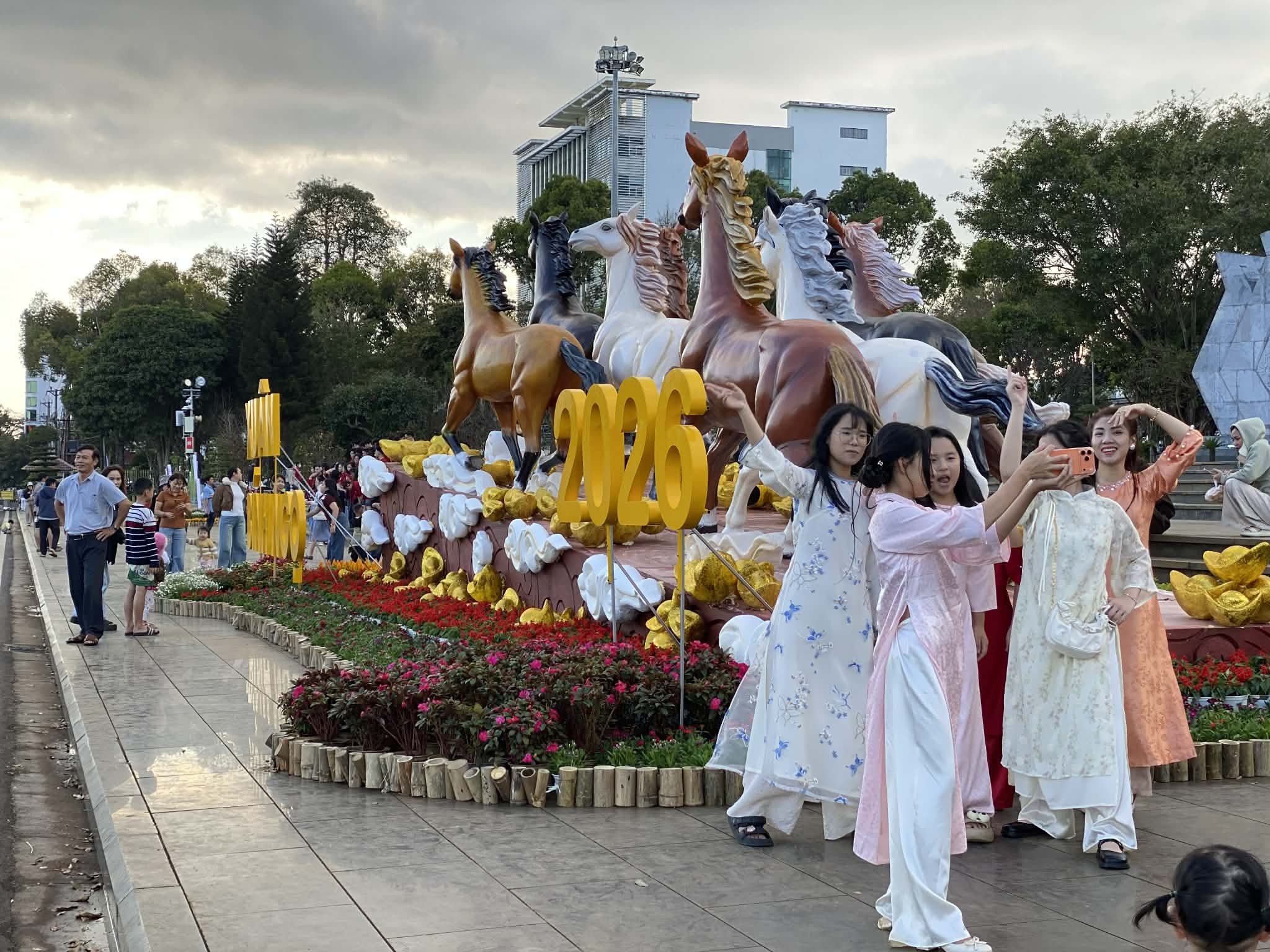 Năm ngựa tản mạn ngựa - Ảnh 5.