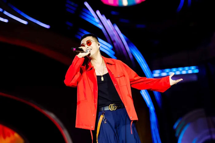 Nam ca/nhạc sĩ thành công bậc nhất của Vpop: Thừa nhận mất giọng suốt 2 năm, khiến nhiều người bất ngờ- Ảnh 3. Nam ca/nhạc sĩ thành công bậc nhất của Vpop: Thừa nhận mất giọng suốt 2 năm, khiến nhiều người bất ngờ- Ảnh 3.