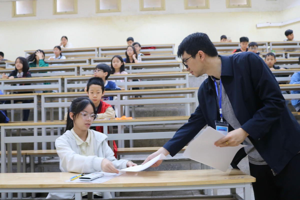 Gần 13.000 học sinh THCS, THPT dự thi Olympic Ho&aacute; học v&agrave; Khoa học tự nhi&ecirc;n- Ảnh 1.