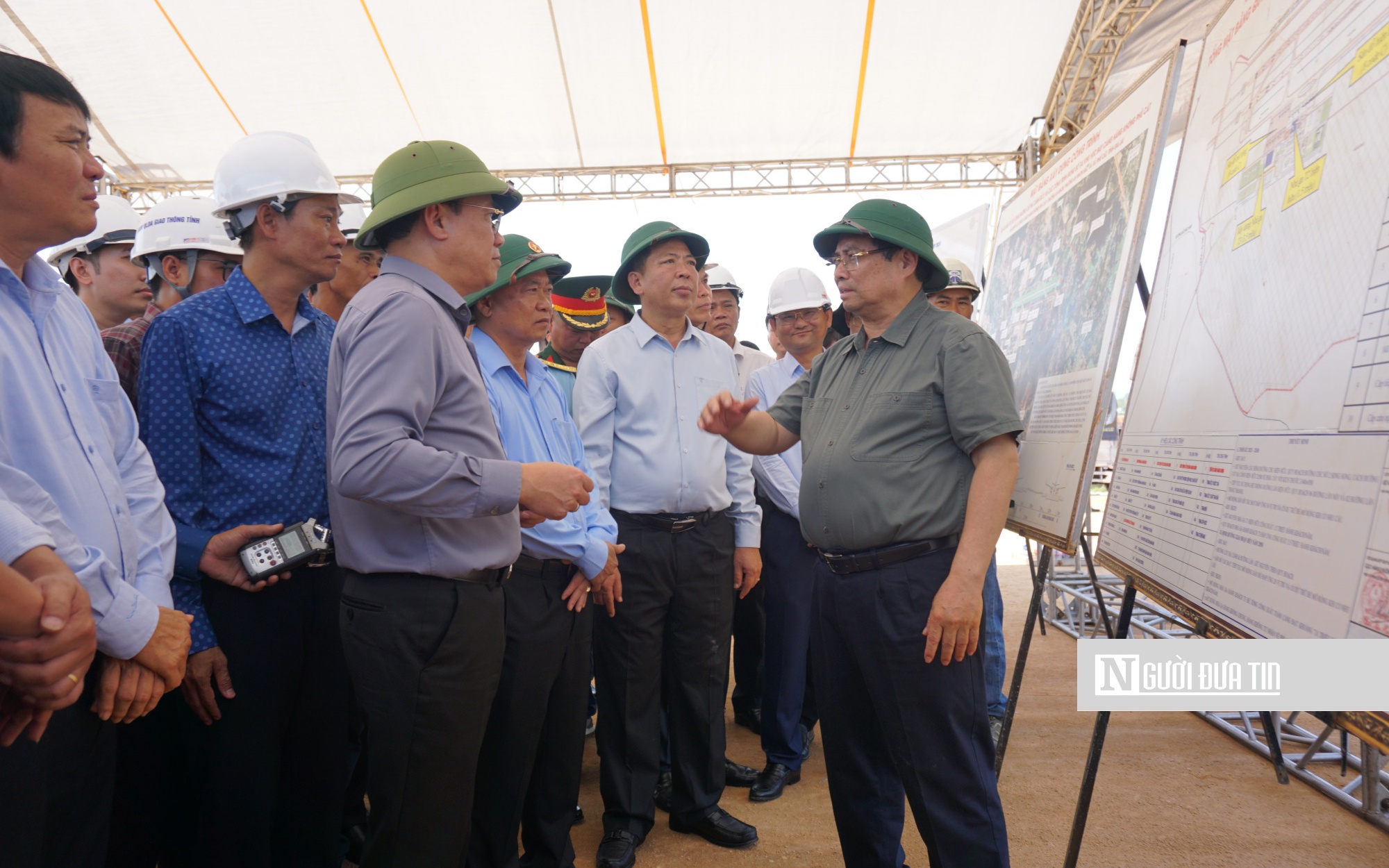 Thủ tướng chỉ đạo quy hoạch không gian phát triển mới dọc cao tốc và đẩy nhanh dự án sân bay Phù Cát