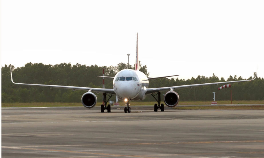 83 chuyến bay bị ảnh hưởng vì UAV xâm nhập trái phép uy hiếp an toàn hàng không- Ảnh 2. 83 chuyến bay bị ảnh hưởng vì UAV xâm nhập trái phép uy hiếp an toàn hàng không- Ảnh 2.