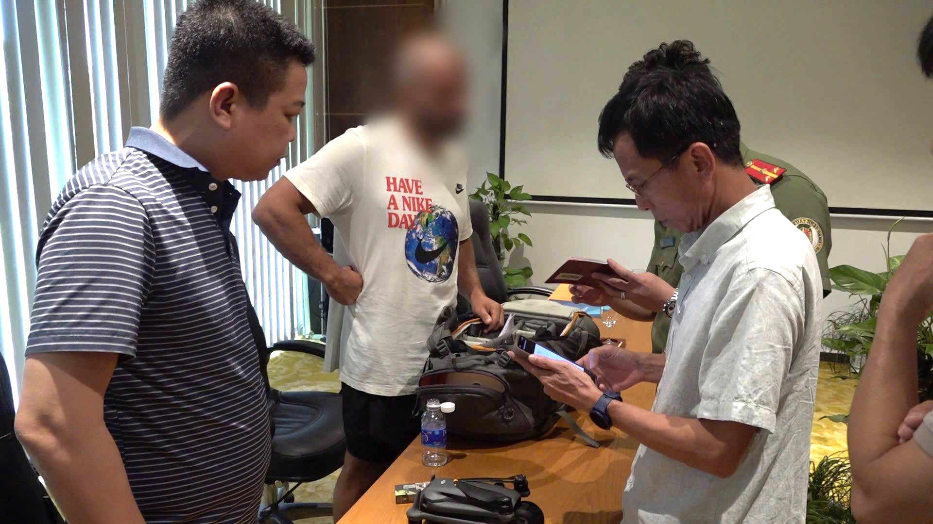 Từ thú chơi flycam và cuộc truy vết trong “vùng sinh tử” của bầu trời Đà Nẵng- Ảnh 2.