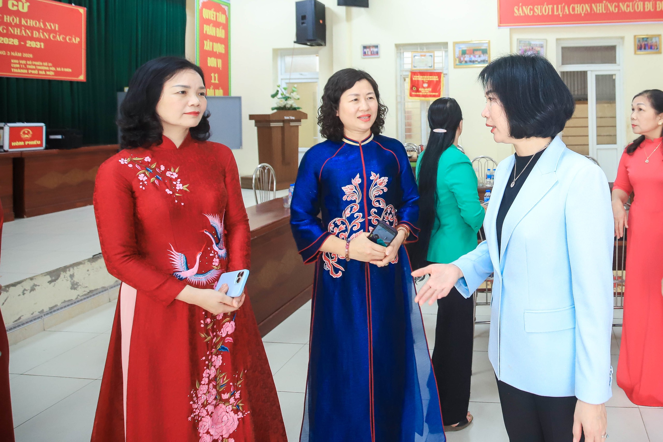 Chủ tịch Ủy ban Bầu cử Tp.H&agrave; Nội kiểm tra c&ocirc;ng t&aacute;c chuẩn bị bầu cử tại x&atilde; &Ocirc; Di&ecirc;n- Ảnh 3.