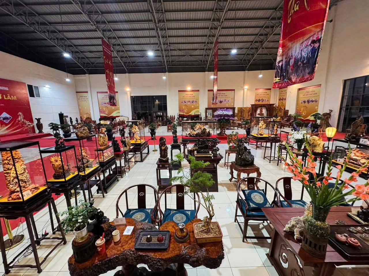 "Tinh hoa đồ gỗ Thư L&acirc;m" - Điểm hẹn văn h&oacute;a l&agrave;ng nghề những ng&agrave;y đầu xu&acirc;n - Ảnh 1.