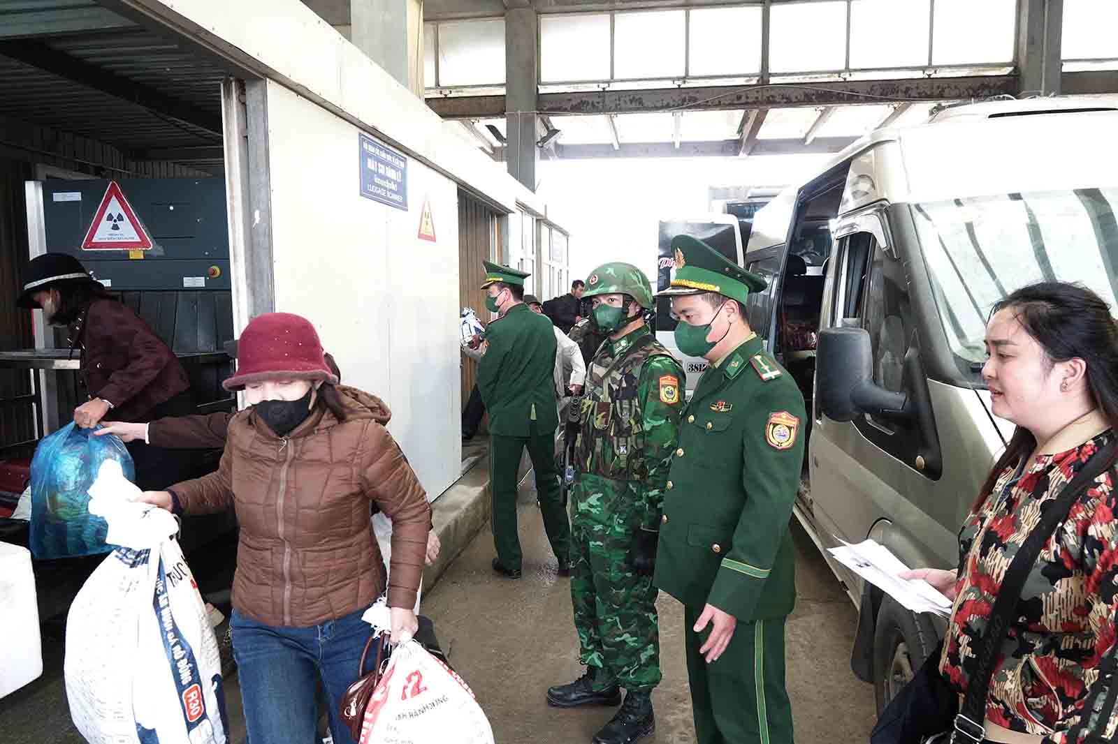 Bật mí nguồn gốc của gần 30kg vàng tinh khiết đang được tỉnh Hà Tĩnh rao bán- Ảnh 4. Bật mí nguồn gốc của gần 30kg vàng tinh khiết đang được tỉnh Hà Tĩnh rao bán- Ảnh 4.