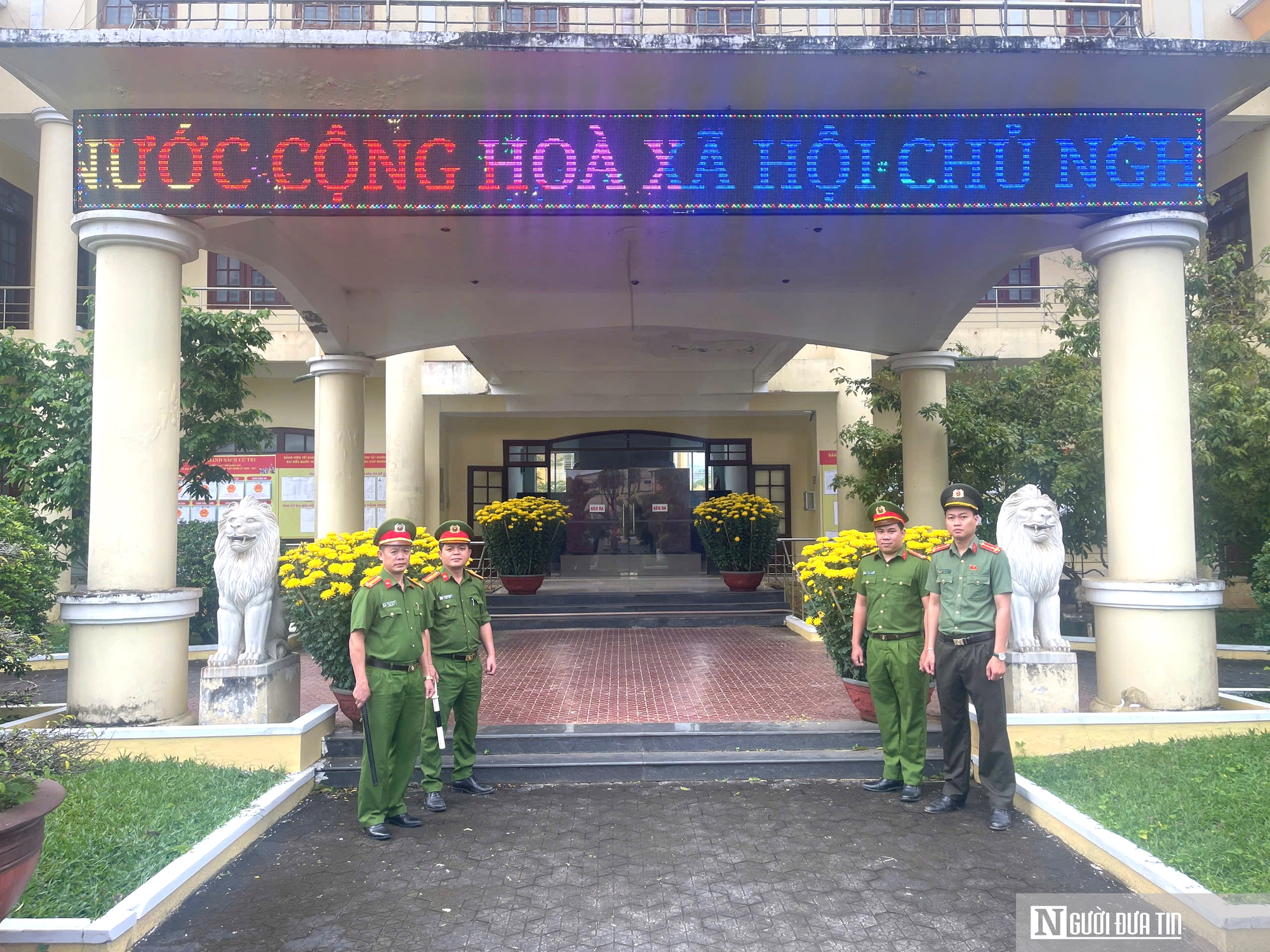 Một xã ở Đà Nẵng vận động phụ nữ mặc áo dài đi bầu cử tạo dấu ấn ngày hội non sông- Ảnh 4.